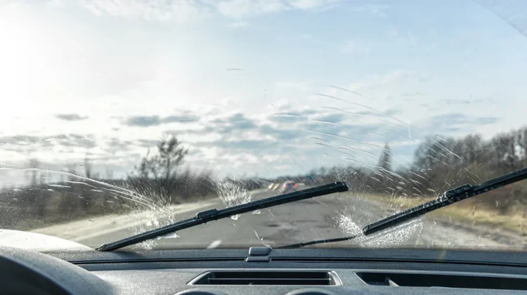 Pentingnya Cek Wiper Mobil di Musim Penghujan