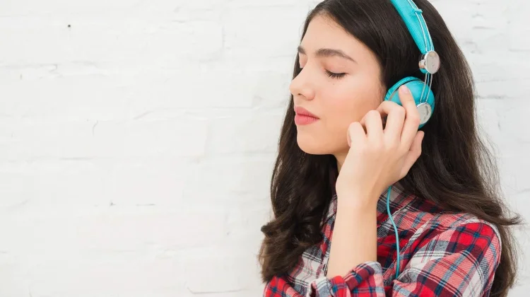 Atur Volume Earphone untuk Lindungi Pendengaran