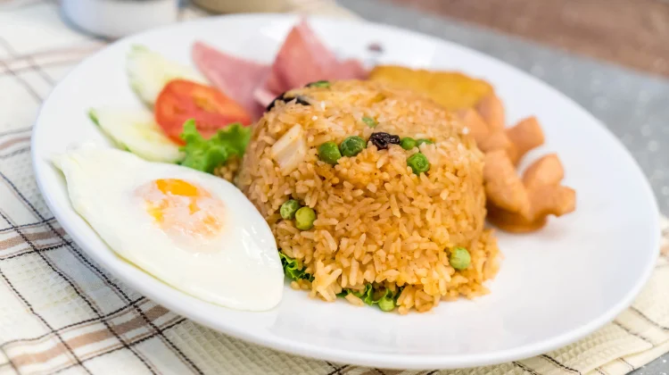 Tip Mengatasi Nasi Goreng Keasinan, Jangan Langsung Dibuang