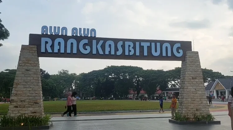 Alun-Alun Rangkasbitung Jadi Lokasi Favorit Ngabuburit Warga