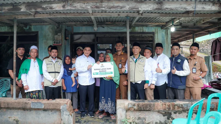 Safari Ramadan, Wagub Renovasi Rumah Lansia di Cilegon
