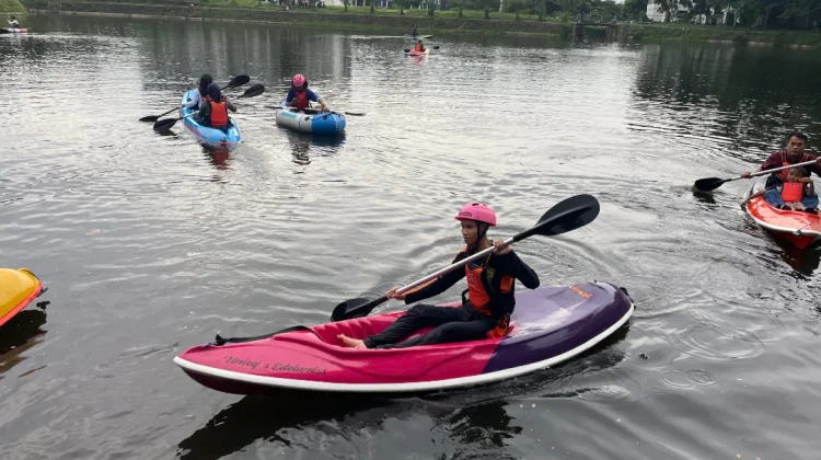 Danau Retensi 3 Jadi Lokasi Ngabuburit Naik Kano