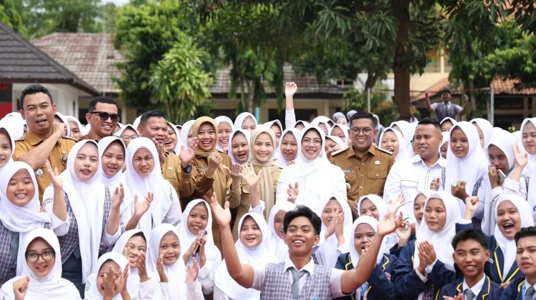 Orang Tua Apresiasi Program Sekolah Gratis Pemprov Banten