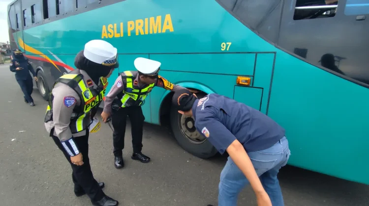 Polres Pandeglang Ramp Check Angkutan Umum Jelang Lebaran
