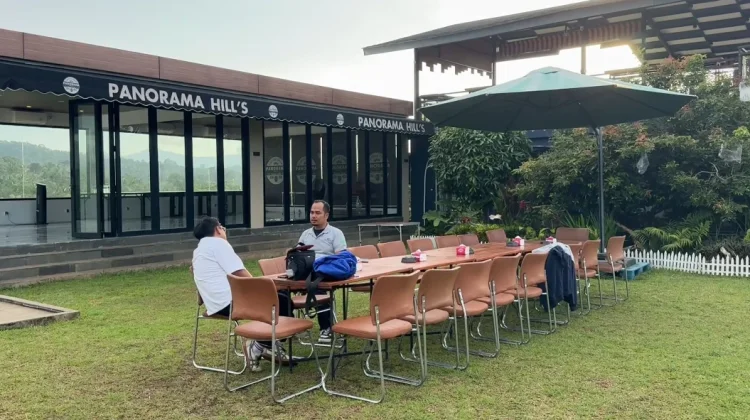 Ngabuburit Asri di Kafe Panorama Hills Cilegon
