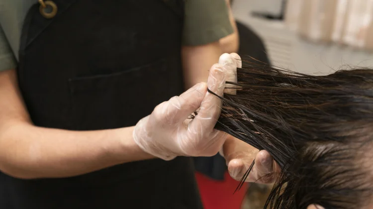 Uji Tarik Rambut Jadi Dasar Tindakan Kimia Salon