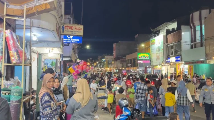 PKL dan Parkir Liar Masih Marak di Royal Baroe Jelang Lebaran