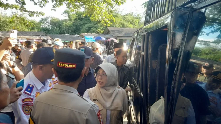 Bupati Pandeglang Sidak Tarif Lebaran di Terminal Kadubanen