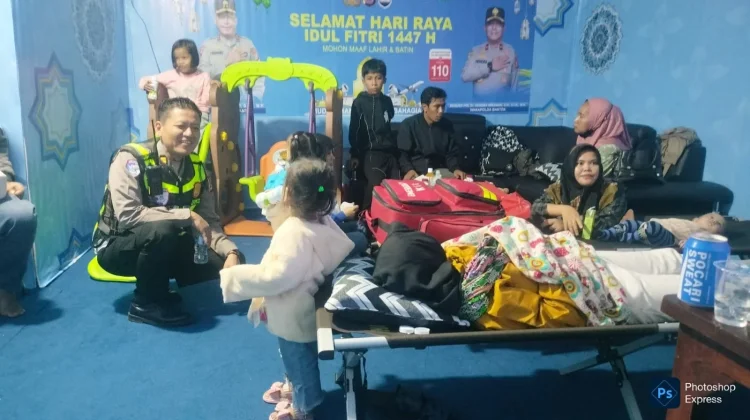 Pos Pelayanan Terpadu di Parung Ramai Disinggahi Pemudik pada Malam Hari