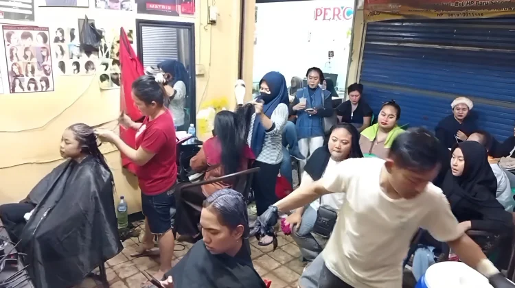 Warga Pandeglang Padati Salon Kecantikan jelang Lebaran