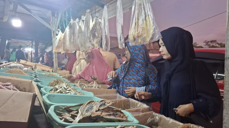 Karangantu Jadi Favorit Wisatawan Pecinta Seafood
