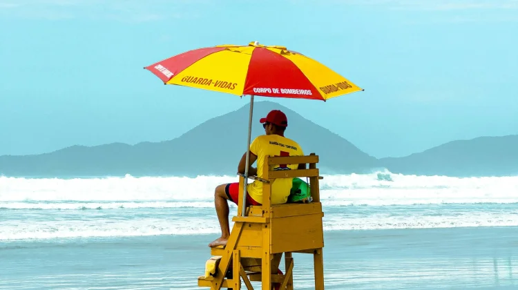 Pengelola Pantai Lebak Diminta Sediakan Penjaga Pantai Profesional