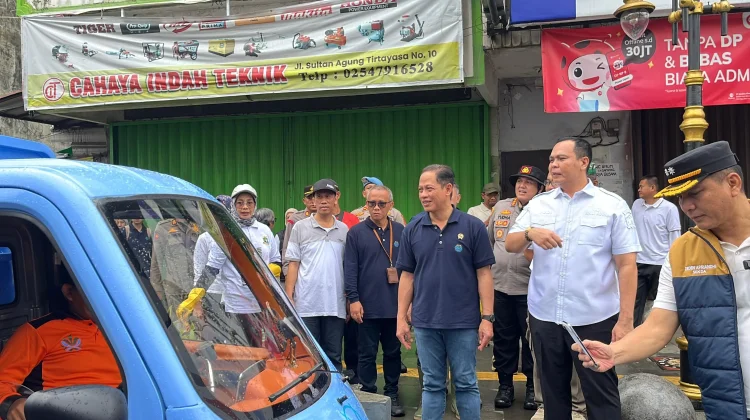 Dukung Waste to Energy, Menteri LH Ikut Aksi Jumat Bersih di Kota Serang
