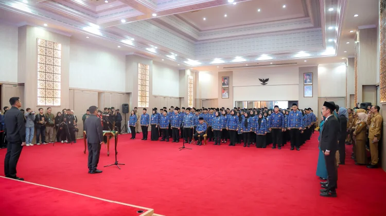 Gubernur Andra Soni Lantik 132 Pejabat Administrator dan Pengawas