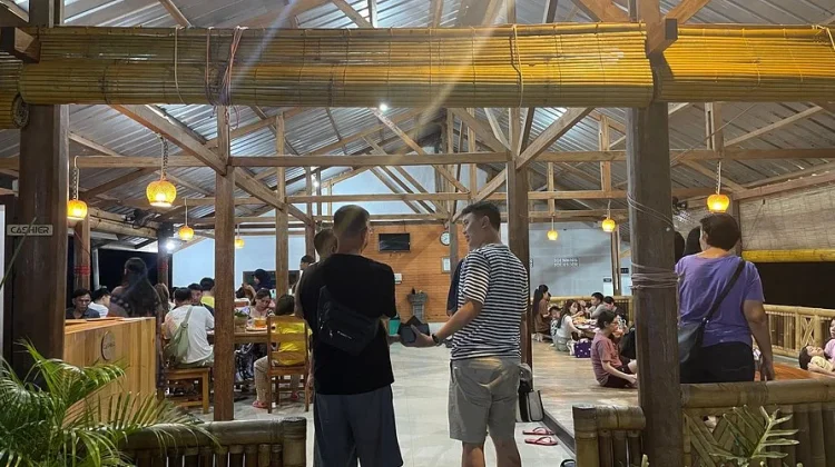 Lonjakan Wisatawan Lebaran Untungkan Restoran