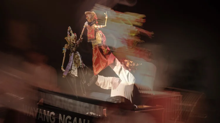Wayang Jadi Cermin Gaya Hidup Anak Muda