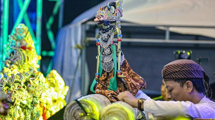 Wayang Ajarkan Proses Temukan Jati Diri