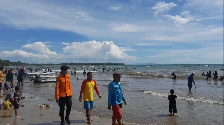 BPBD Waspadai Gelombang Dua Meter di Perairan Pandeglang
