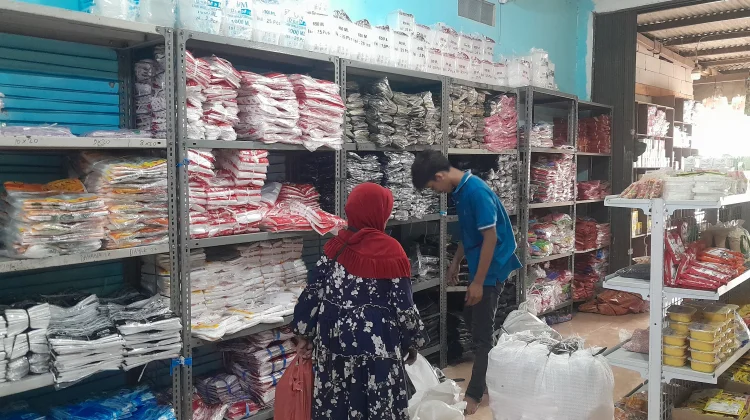 Kenaikan Harga Plastik Berdampak Terhadap Harga Jajanan