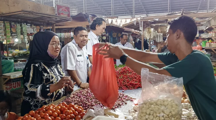 Disperindag Monitoring Harga Bahan Pokok