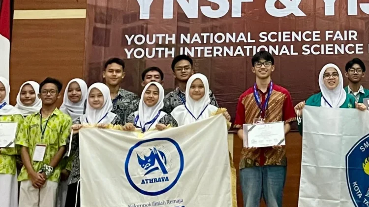 Siswa SMAN CMBBS Sabet Emas YISF lewat Inovasi Biodiesel Jelantah