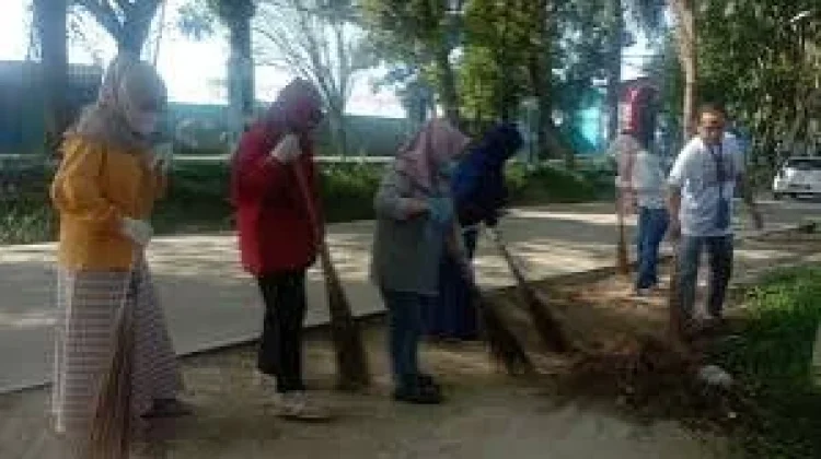 Jumat Bersih Asri, Budayakan Hidup Bersih dan Sehat