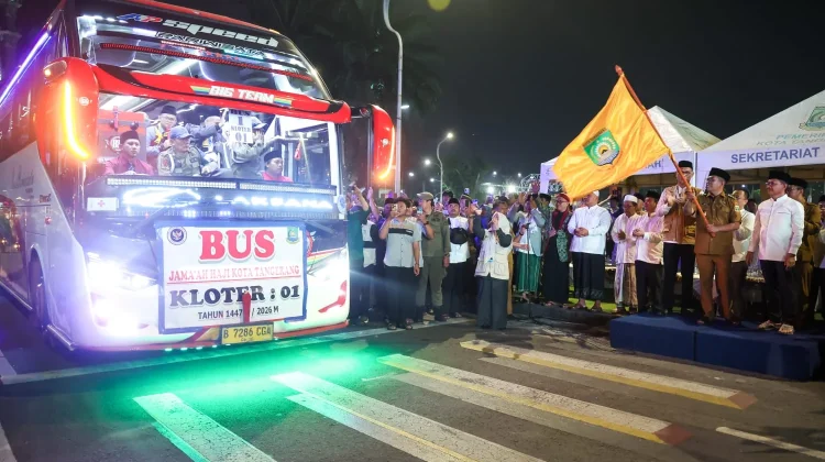 Kloter Pertama Haji Banten Berangkat dari Cipondoh