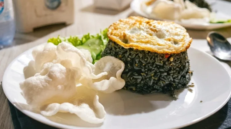 Resep Nasi Goreng Tinta Cumi yang Lezat