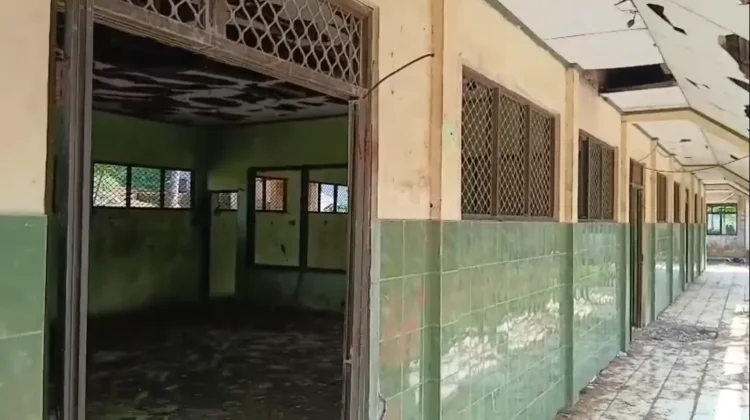 Menenun Harapan di Balik Dinding Retak SDN Cimanggu 3 Pandeglang