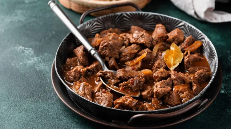 Tips Daging Rendang Empuk Ala Rumah Makan Padang