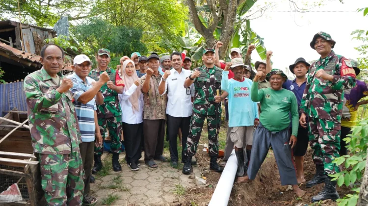 Tentara Bantu Petani Airi 80 Hektar Sawah di Cilegon