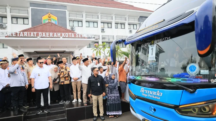 Kota Serang Berangkatkan Kloter Pertama Jemaah Haji 2026