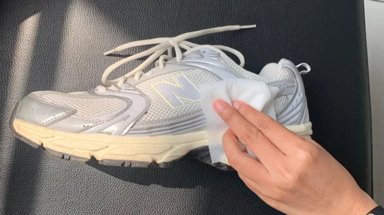 6 Cara Merawat Sepatu Agar Tetap Awet