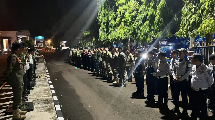 Satpol PP Pandeglang Amankan Pemberangkatan Jemaah Haji