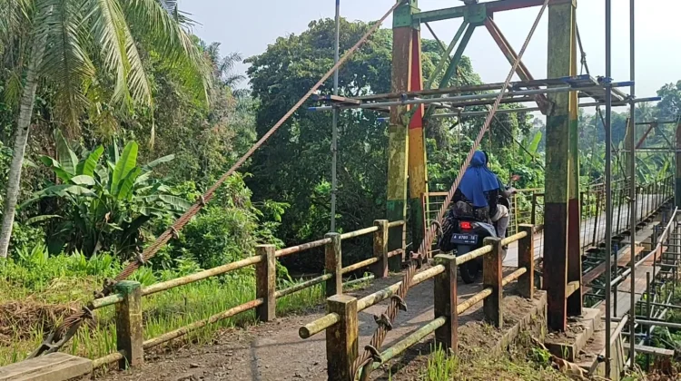 Revitalisasi Jembatan di Anyer Permudah Aktivitas Warga