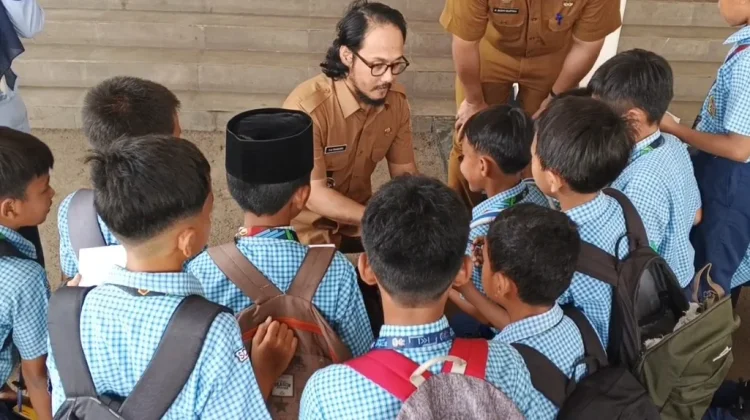 Wakil Wali Kota Cilegon Motivasi Pelajar SD Wukir Retawu