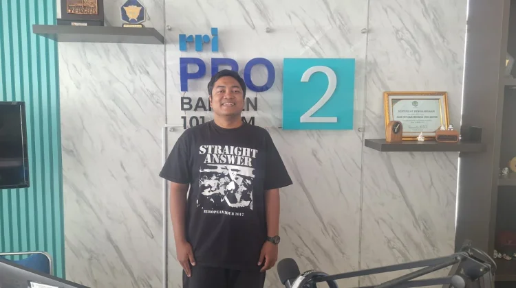 Usaha Cuci Sepatu Lokal Bertahan Enam Tahun