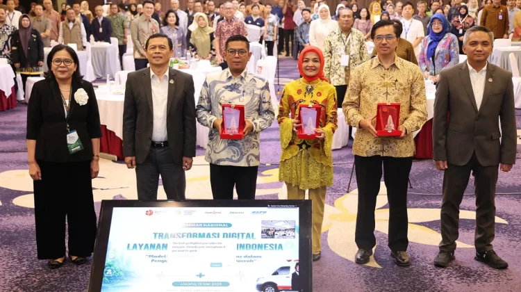 Berobat Gratis Kini Bisa Keliling dengan Mobil Klinik