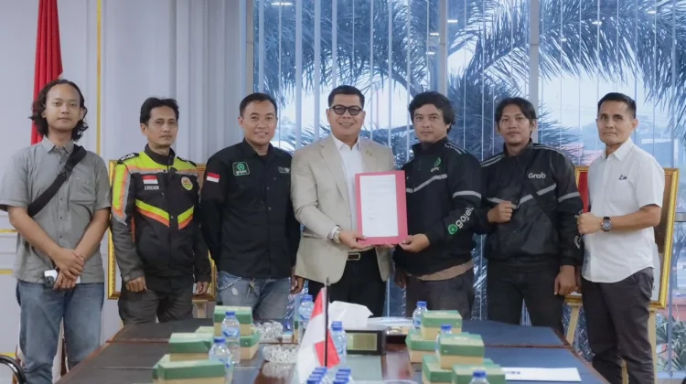 Komunitas DOBRAK Banten Sampaikan Petisi ke Ketua DPRD Fahmi Hakim