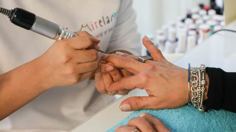 Jangan Terlalu Sering, Ini Waktu Ideal untuk Manicure Pedicure