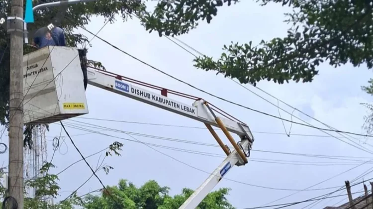 Dishub Lebak Bangun Seratus Titik Lampu Jalan