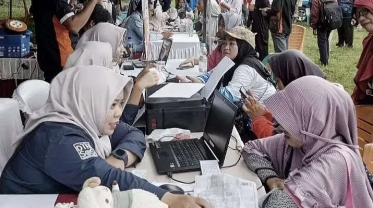 Puluhan Ribu Warga Lebak Terima Bantuan Program PKH
