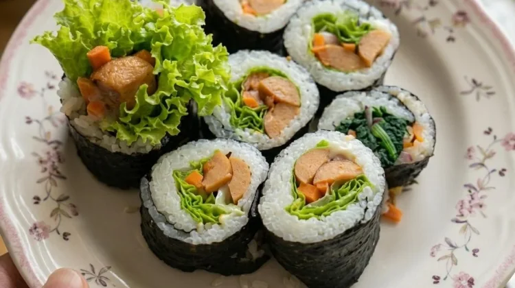 Sekilas Mirip, Ini Perbedaan Kimbab dan Sushi