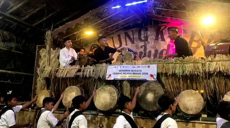 Ngadu Bedug Jadi Ajang Jaga Kekompakan Warga di Pandeglang