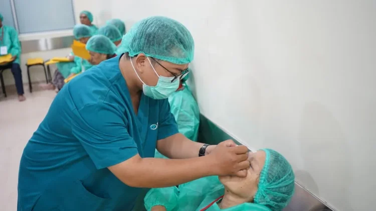 Kemensos dan Pemkab Tangerang Gelar Operasi Katarak Gratis