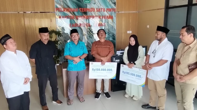 Kemenag Lebak Terima Santunan dan Beasiswa dari BPJS