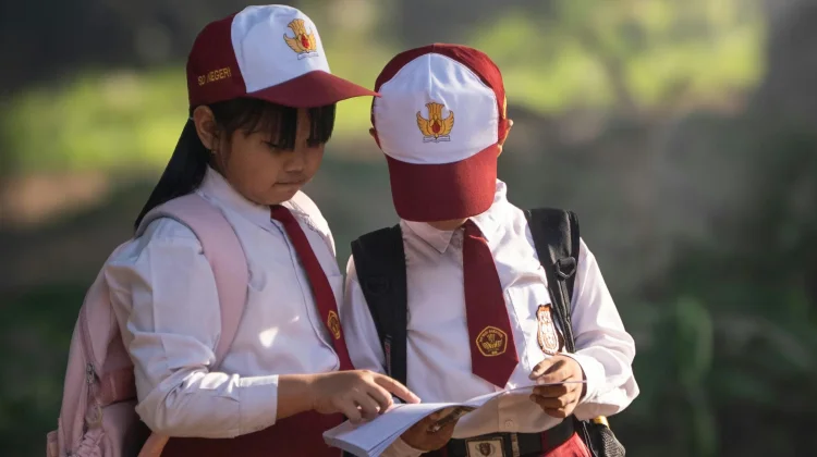 Pemkot Tangsel Gratiskan Seragam Siswa Baru