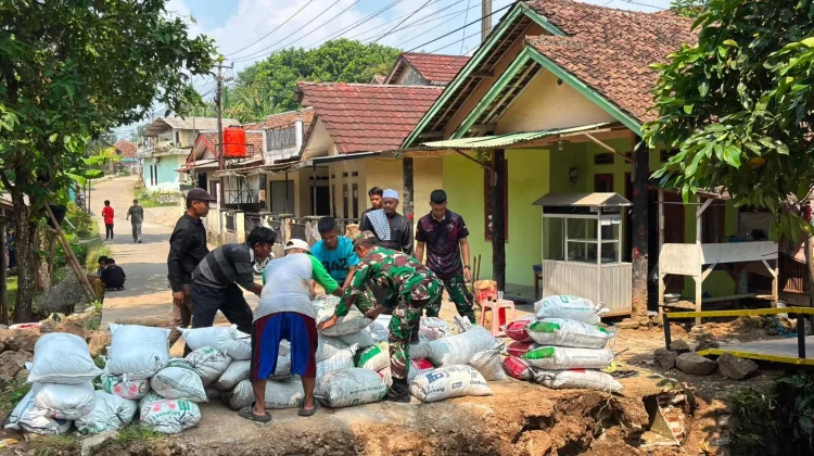 Warga Gunungdatar Sambut Baik Perbaikan Jembatan di Wilayahnya