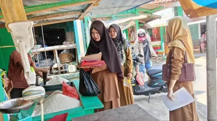 Tim Jejaring Keamanan Pangan Daerah Awasi  Pangan Pasar Cikotok