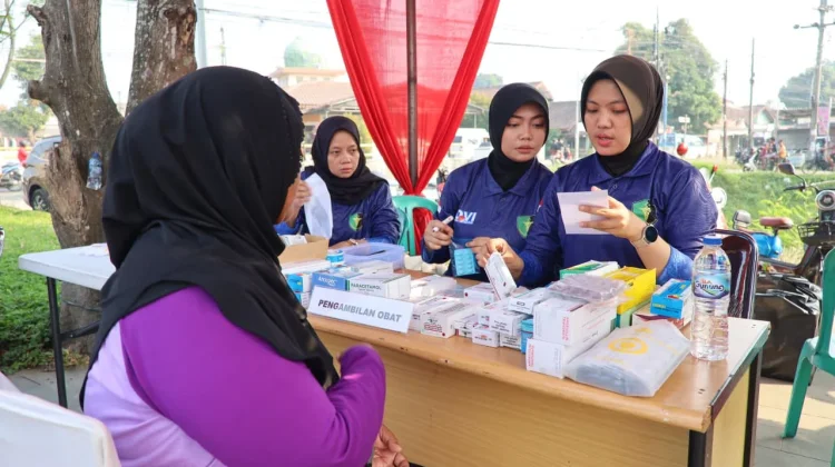Polda Banten Hadirkan Bakti Kesehatan di Kampung Sukadana